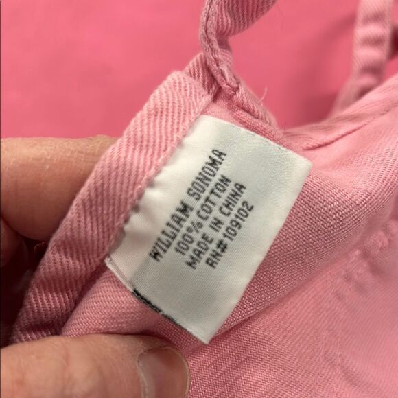 William Sonoma Fairytale Pink Apron with Princess Embroidered Carriage - Picture 7 of 12